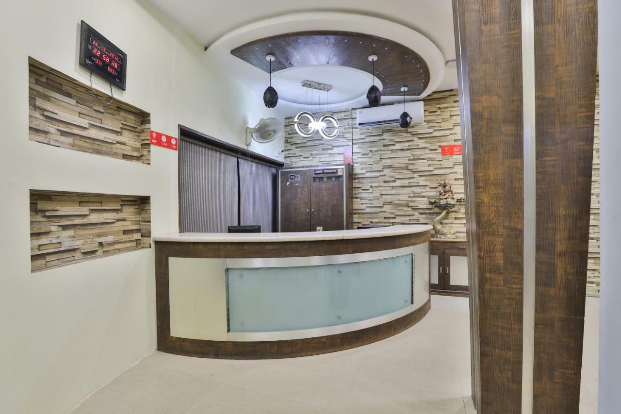 鲁德拉玛哈尔酒店 阿穆达巴 外观 照片